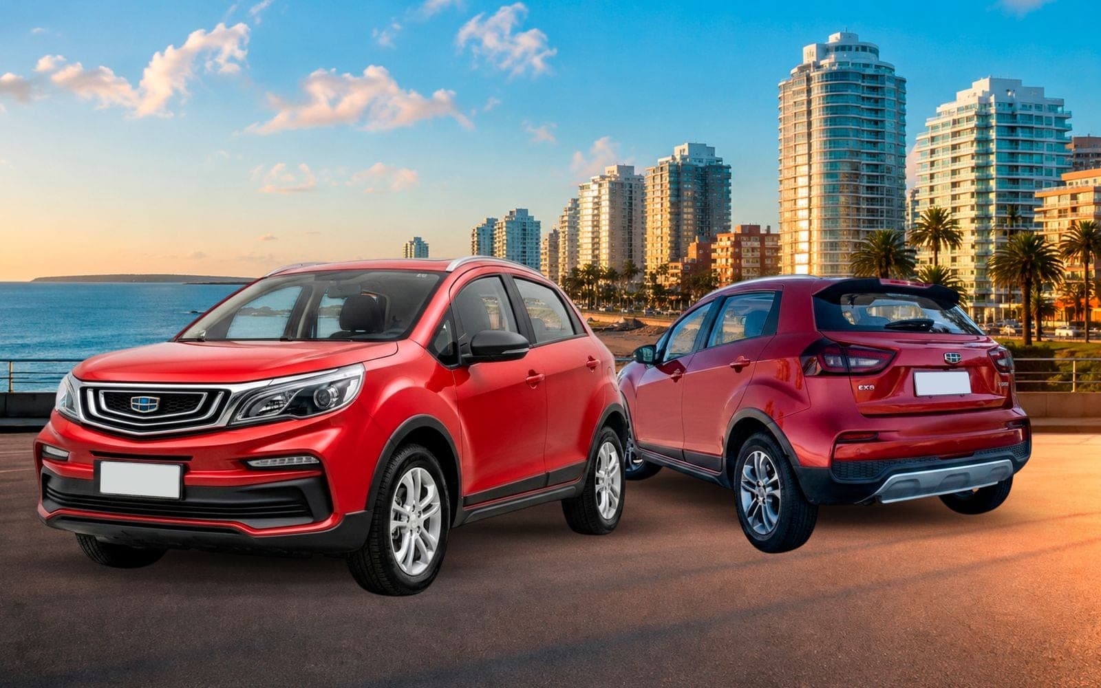 Geely GX3 rojo, de frente y de atrás, con la playa y los edificios de la costa de Montevideo detrás